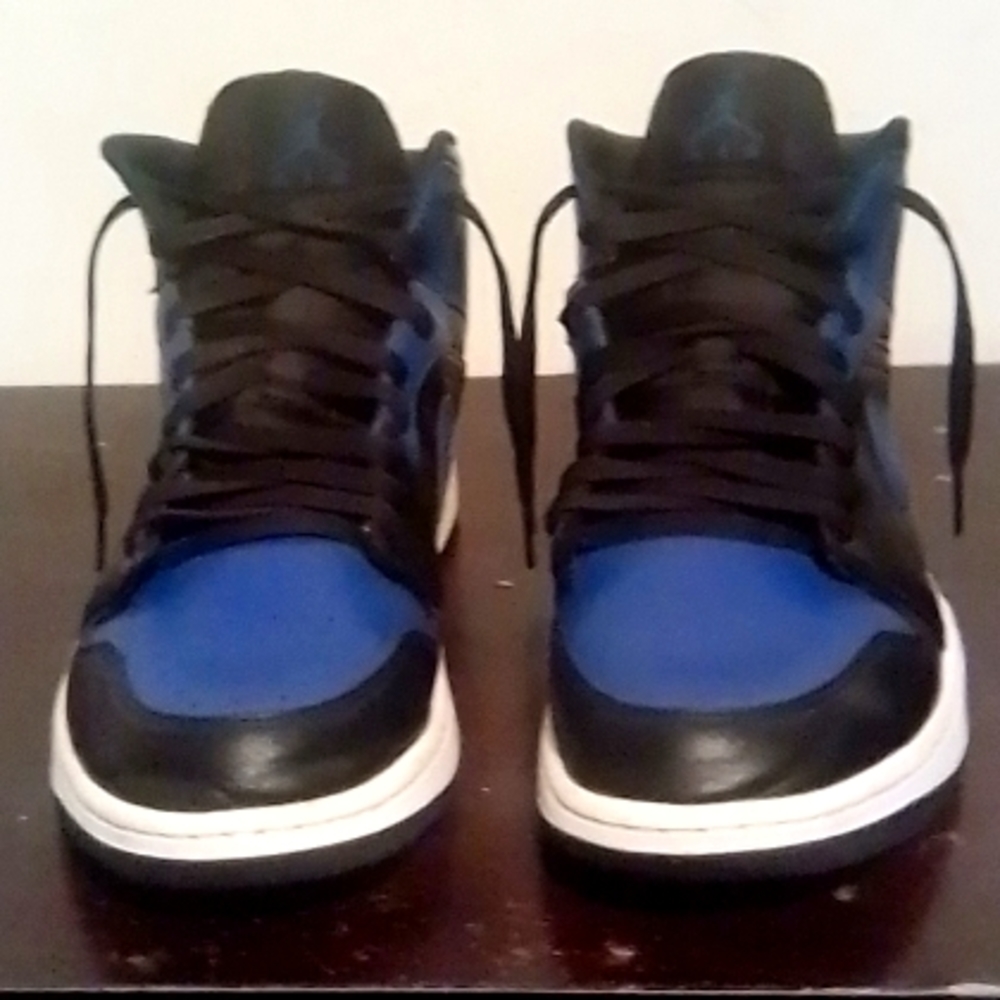 Mens Royal Blue Jordan 1s